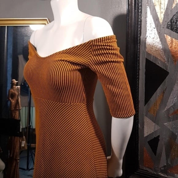 Zara Ribbed Midi Dress - Picture 3 of 5